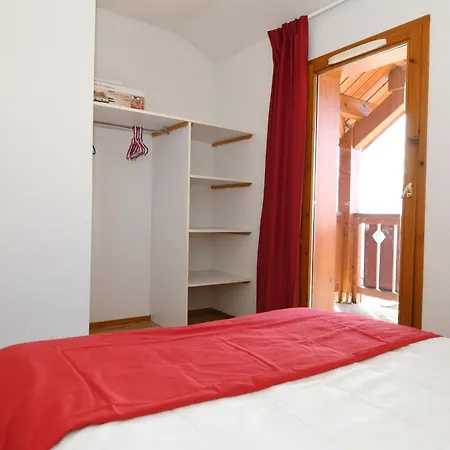 Chalet De Montagne En Bord De Piste
