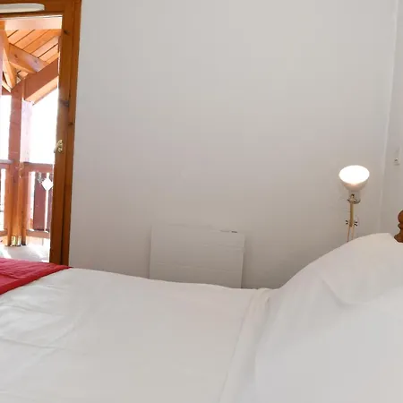 Chalet De Montagne En Bord De Piste